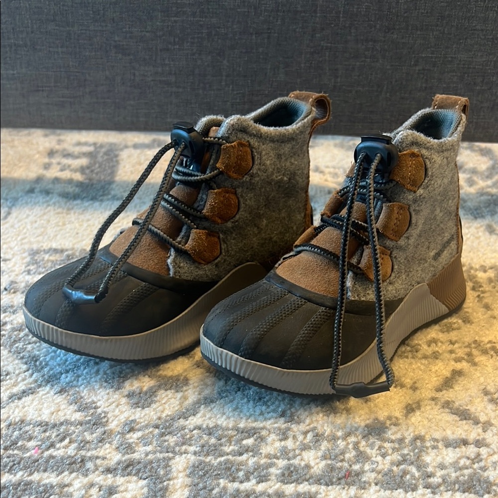 Girls Sorel winter boots
